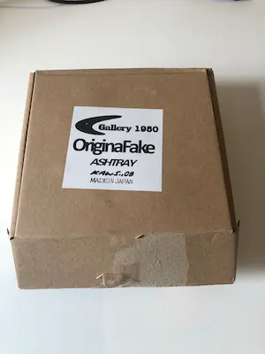KAWS - Original Fake Ashtray (2X) kopen? Bied vanaf 200!