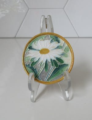 Faience- en Tegelfabriek Westraven - Zeer zeldzame Polychrome Cloisonne onderzetter ontwerp Dirk Zwanink '23-'34 kopen? Bied vanaf 1!