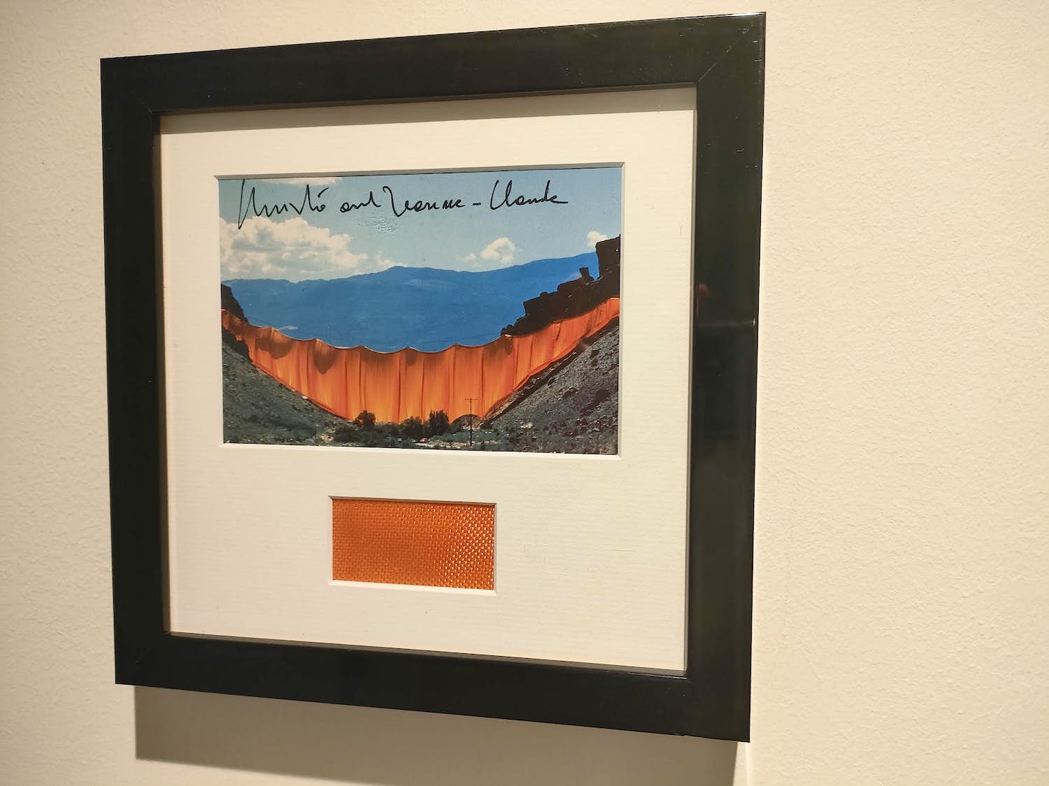 Christo - The Valley Curtain, 1972 kopen? Bied vanaf 95!