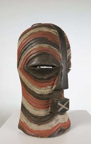 Songye - Houten vrouwelijk Kifwebe masker met wit en rood pigment kopen? Bied vanaf 1!