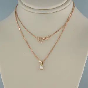 Acheter14k rose gouden collier met solitair hanger met briljant geslepen diamant 0.13ct? Enchérissez de 1!