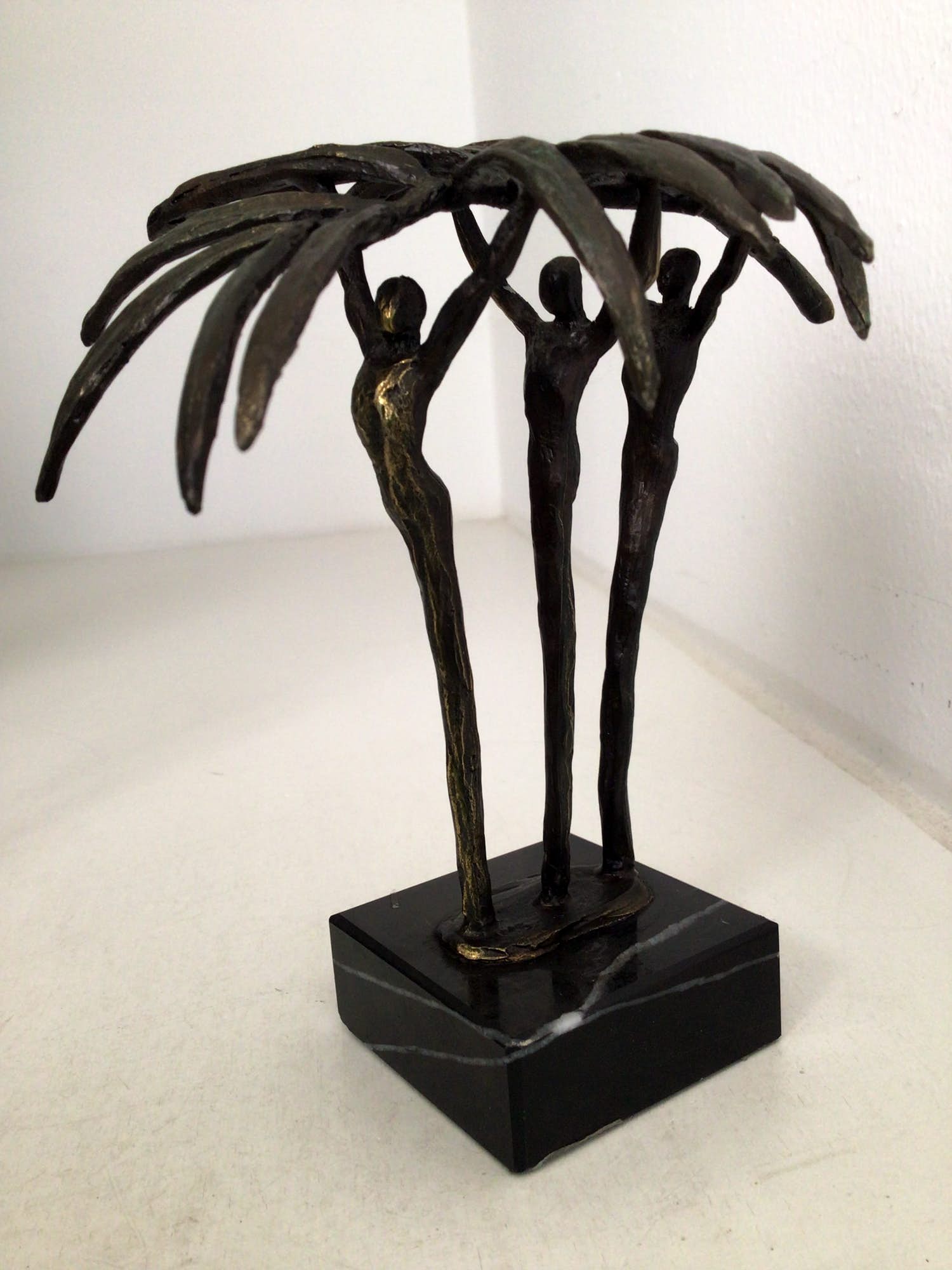 Corry Ammerlaan - Sculptuur “ De vier jaargetijden “. DE HERFST kopen? Bied vanaf 1!
