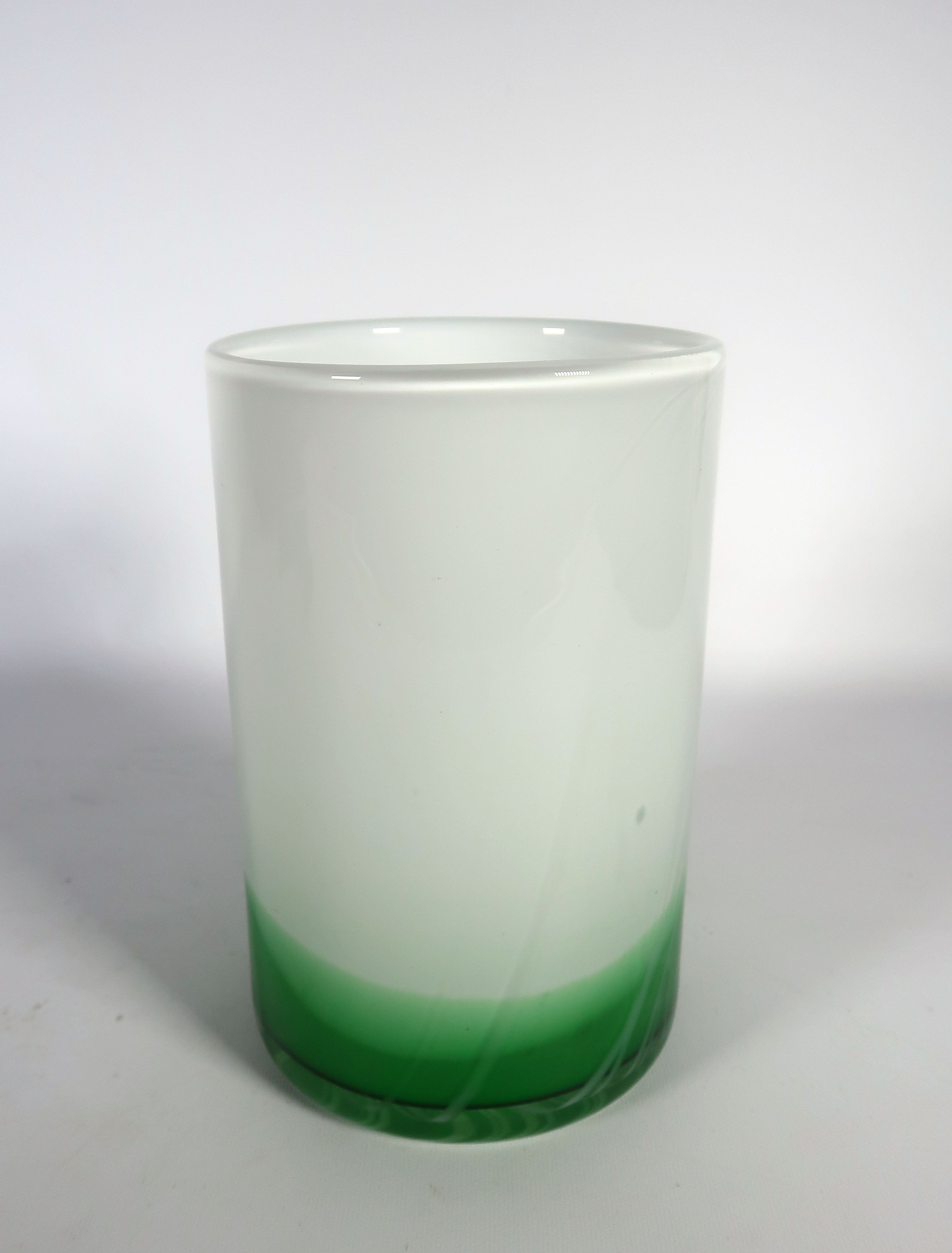 Willem Heesen - Glas, Groene en witte vaas kopen? Bied vanaf 1!