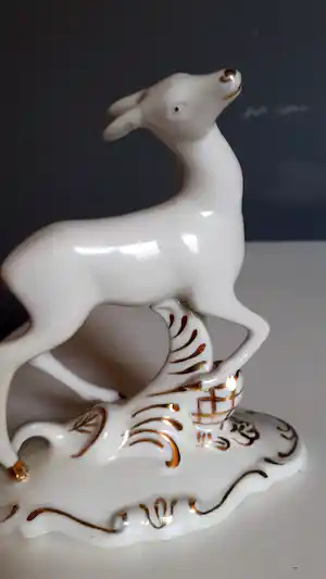 Royal Dux - Hertje verkocht voor € 3!