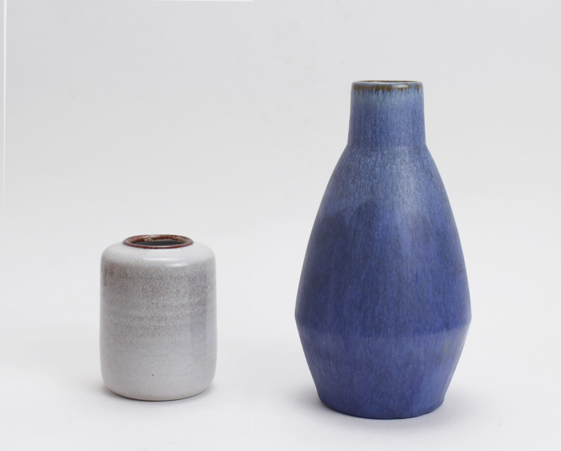 Faience- en Tegelfabriek Westraven - 2 aardewerk vazen verkocht voor € 10!