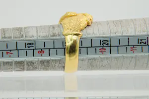 52 -18 krt geel gouden Surinaamse vriendschapsring -  glad en ruw afgewerkt kopen? Bied vanaf 330!