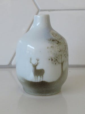 Niet of onleesbaar gesigneerd - Highbank Porseleinen Bibelotte vaasjes met afbeelding Schots winterlandschap kopen? Bied vanaf 1!