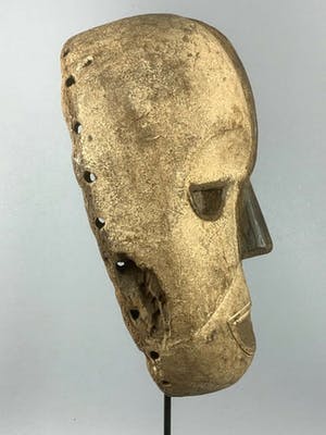 Pende - 210124 - Old African mask from the Pende - Congo kopen? Bied vanaf 35!