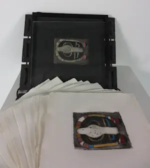 Michel van Overbeeke - Etsplaat met meerdere afdrukken in houten kistje / omslag, Different Houses kopen? Bied vanaf 150!