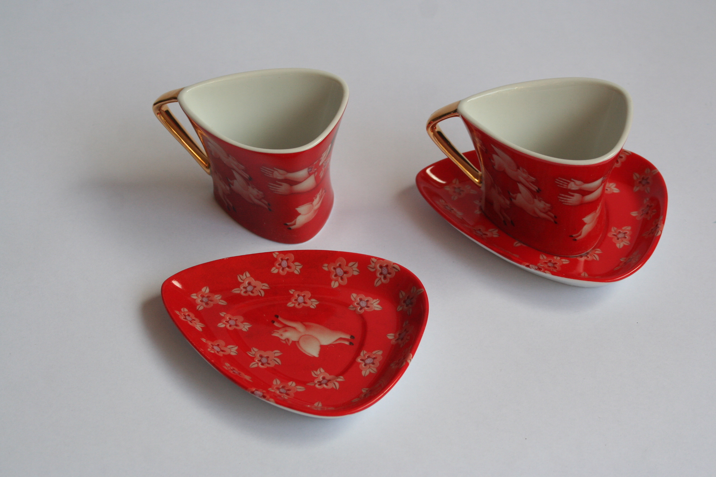 Ada Breedveld - 2 koffiekopjes met schotel in doos kopen? Bied vanaf 15!