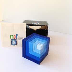 Kurt Naef - Kubus Cella Blue (1978), houten kubus in originele verpakking verkocht voor € 89!