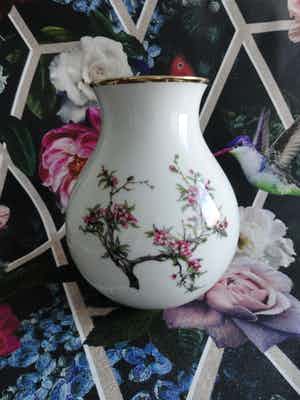 Seltmann Weiden - Johann Seltmann vaas met kersenbloesem decoratie verkocht voor € 1!