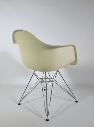 Ray en Charles Eames - Vier DAR stoelen door Vitra kopen? Bied vanaf 1!