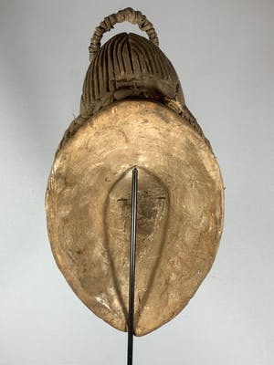 Punu - Tribal used Old African female Bronze mask from the Punu with Cap - Gabon. kopen? Bied vanaf 75!