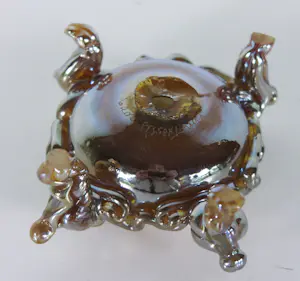 Yvon Trossèl - Diverse speels gevormde glasobjecten ('Bonbonella', 2 kopjes, hanger en vaasje) kopen? Bied vanaf 80!