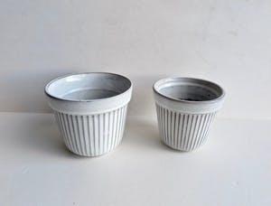 Faience- en Tegelfabriek Westraven - Set van 2 Bloempotjes - gemerkt en genummerd - ca. 1960 kopen? Bied vanaf 1!
