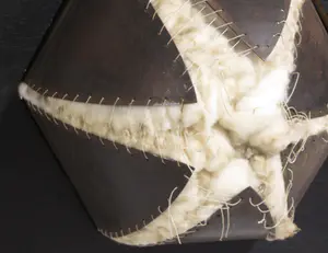 H. J. van den Berg - Drieluik van hout, metaal en wol kopen? Bied vanaf 1!