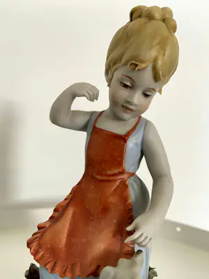 Real Fabbrica Capodimonte - Triade Benacchio porseleinen beeldjes- meisje en jongen kopen? Bied vanaf 40!