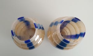 Niet of onleesbaar gesigneerd - 2 prachtige vazen, parelmoer, glas, Art Deco kopen? Bied vanaf 1!