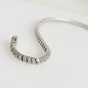 Diamanten armband in art-decostijl kopen? Bied vanaf 4200!