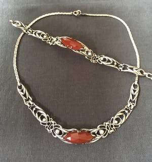 Fons Reggers - zilveren demi parure: collier en armband met cornalijn, ca. 1930 kopen? Bied vanaf 375!