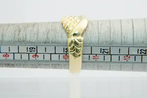 57 - Grote en fraai bewerkte 18 krt geel gouden Surinaamse vriendschaps-ring kopen? Bied vanaf 480!