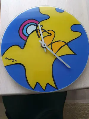 Corneille - 3 kleurrijke klokken met afbeeldingen van Corneille kopen? Bied vanaf 75!