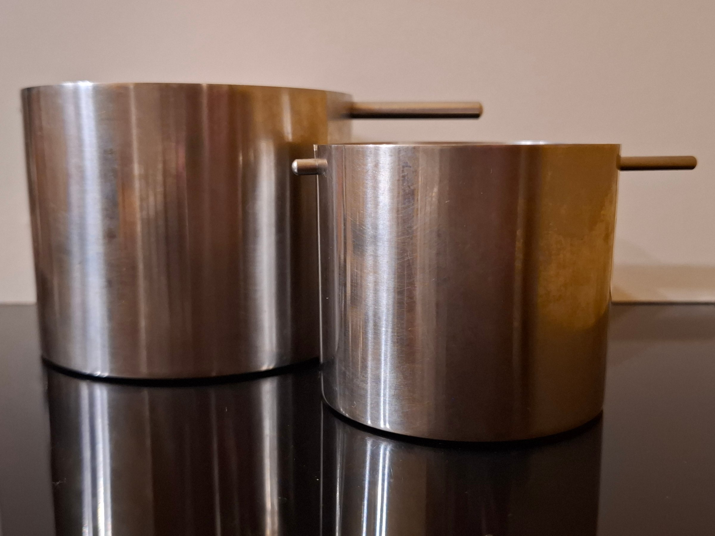Stelton Denmark - Cylinda-line - 2 kantelbare asbakken of afvalbakjes - kaufen? Bieten Sie von 77!