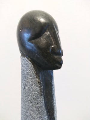 Niet of onleesbaar gesigneerd - Zeer groot stenen beeld uit Afrika kopen? Bied vanaf 1!