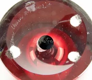 Richard Meitner - Unica ; Vrij gevormde en geblazen robijnrode conische kristalsculptuur kopen? Bied vanaf 460!