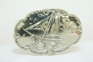 Acheter39- Friesland ca. 1930 - 2e geh. zilveren "zeilboten" broche meesterteken JvsV? Enchérissez de 35!