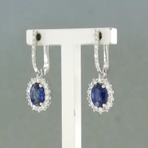 18k gouden oorhangers met saffier en briljant geslepen diamant tot. 0.72ct kopen? Bied vanaf 1100!