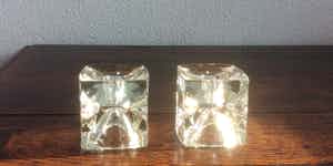 Niet of onleesbaar gesigneerd - TWEE KRISTALLEN KAARSENHOUDERS verkocht voor € 1!