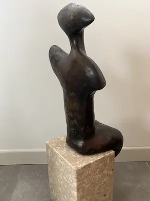 Brons (Onbekend) - Vrouw op troon met wachters kopen? Bied vanaf 169!