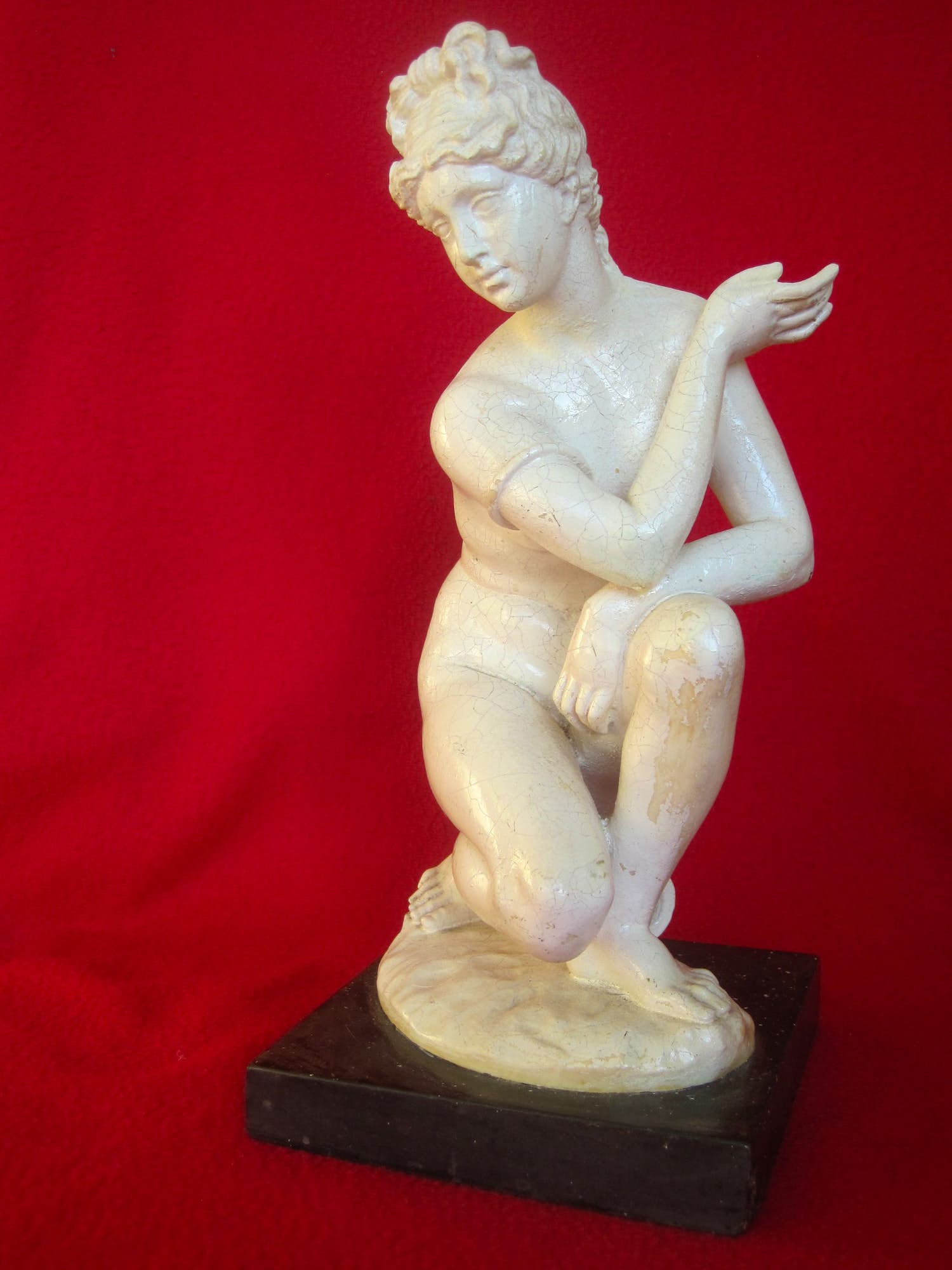 Amilcare Santini - Hurkende Venus. kopen? Bied vanaf 35!