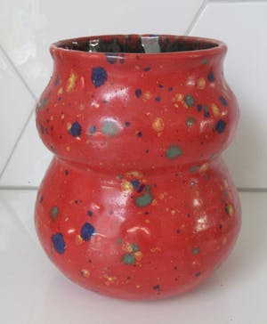 Niet of onleesbaar gesigneerd - Studio keramische rode en gespikkelde vaas kopen? Bied vanaf 1!