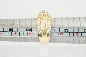 46 - Opvallende & grote 18 Krt goud met diamanten ring - 35 steens - 2.40ct! kopen? Bied vanaf 1900!
