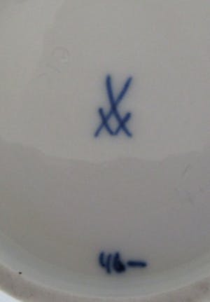 Meissen porzellan - Suikerpot met deksel in het beroemde blauw witte Zwiebelmuster decor - 1e keus kopen? Bied vanaf 35!