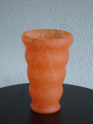 Niet of onleesbaar gesigneerd - ORANJE DESIGN VAAS kopen? Bied vanaf 1!