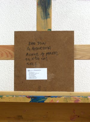 Gerard Boersma - Red Sun (Vrouw kijkend naar tekening van Joan Miró) kopen? Bied vanaf 75!