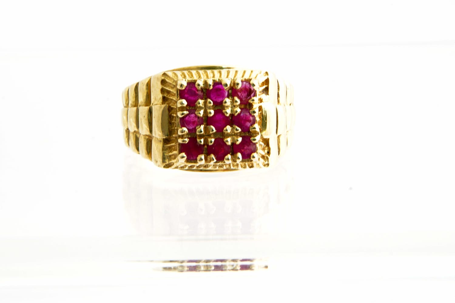 55- Retro 18Krt gouden unisex zg. Carré ring met 9 rode stenen - gekeurd kopen? Bied vanaf 370!