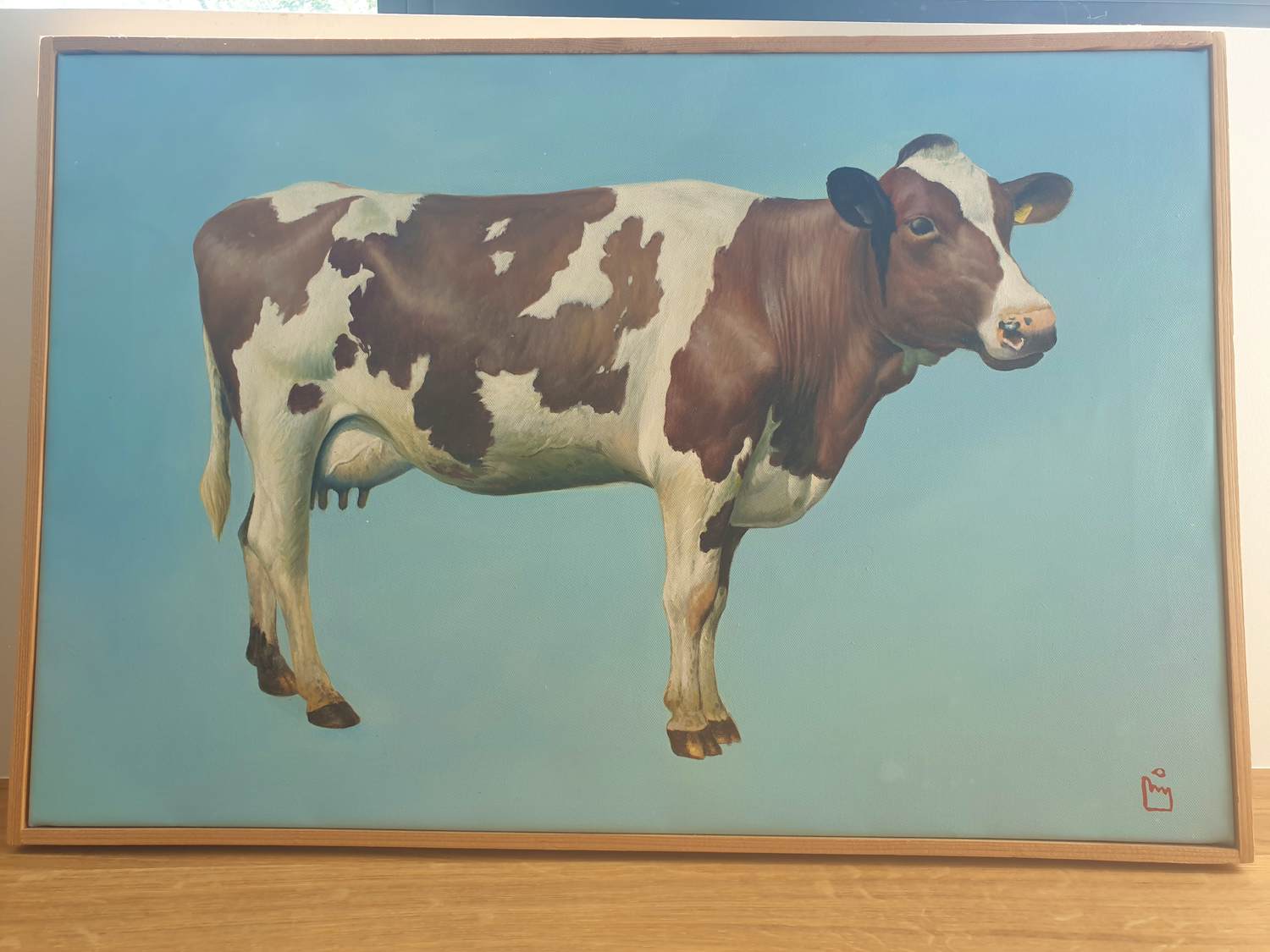 De Kunstfabriek - Koe op lichtblauwe achtergrond kopen? Bied vanaf 25!