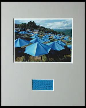 AcheterChristo - Collage Blue Umbrellas - Japan -1991 -handgesigneerd - ready to frame? Enchérissez de 85!
