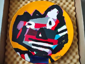 Karel Appel - Karel Appel, keramiek: grote Schaal: Dancing Girl, oplage 25, diameter 51 cm kopen? Bied vanaf 695!