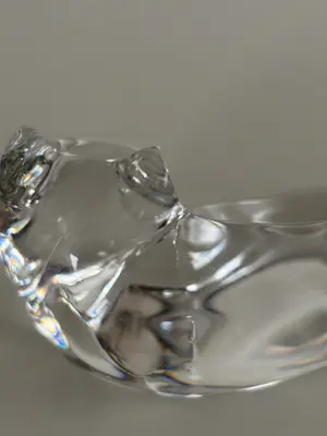 Val-Saint-Lambert - Een paar kristallen katten van Val Saint Lambert – model ontworpen door Katherine De Sousa. kopen? Bied vanaf 500!