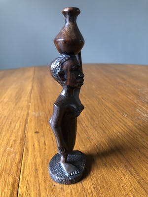 Niet of onleesbaar gesigneerd - Afrikaanse waterdrager kopen? Bied vanaf 1!