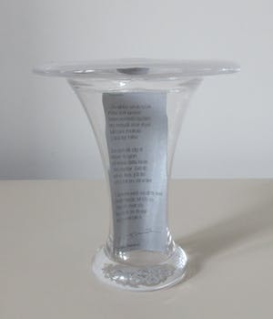 Niet of onleesbaar gesigneerd - Cupido vaasje ontwerp Tommy Tabermann voor Muurla Lasi kopen? Bied vanaf 1!