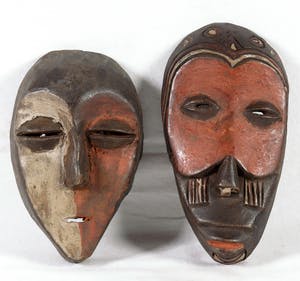 Lega - & Pende - Lot van twee paspoortmasker kopen? Bied vanaf 1!