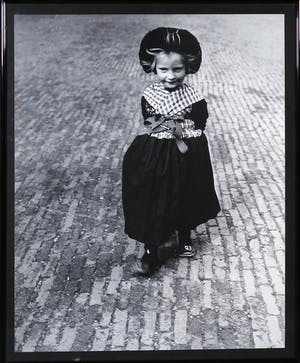 Marianne Dommisse - Foto, Staphorst, Zomaar een meisje - Ingelijst kopen? Bied vanaf 35!