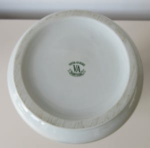 AcheterVista Alegre - Grote vaas met rood hand beschilderd decor? Enchérissez de 25!